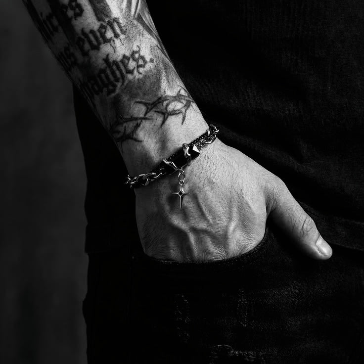 BRACELET